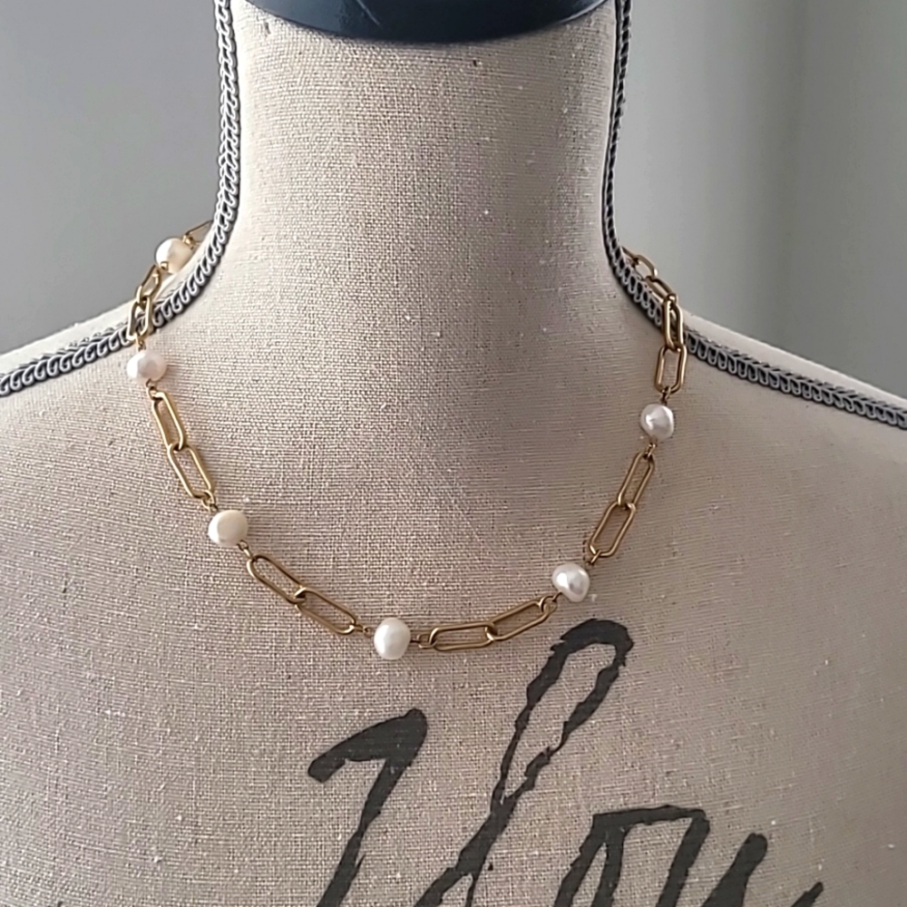 Pearl and gold necklace